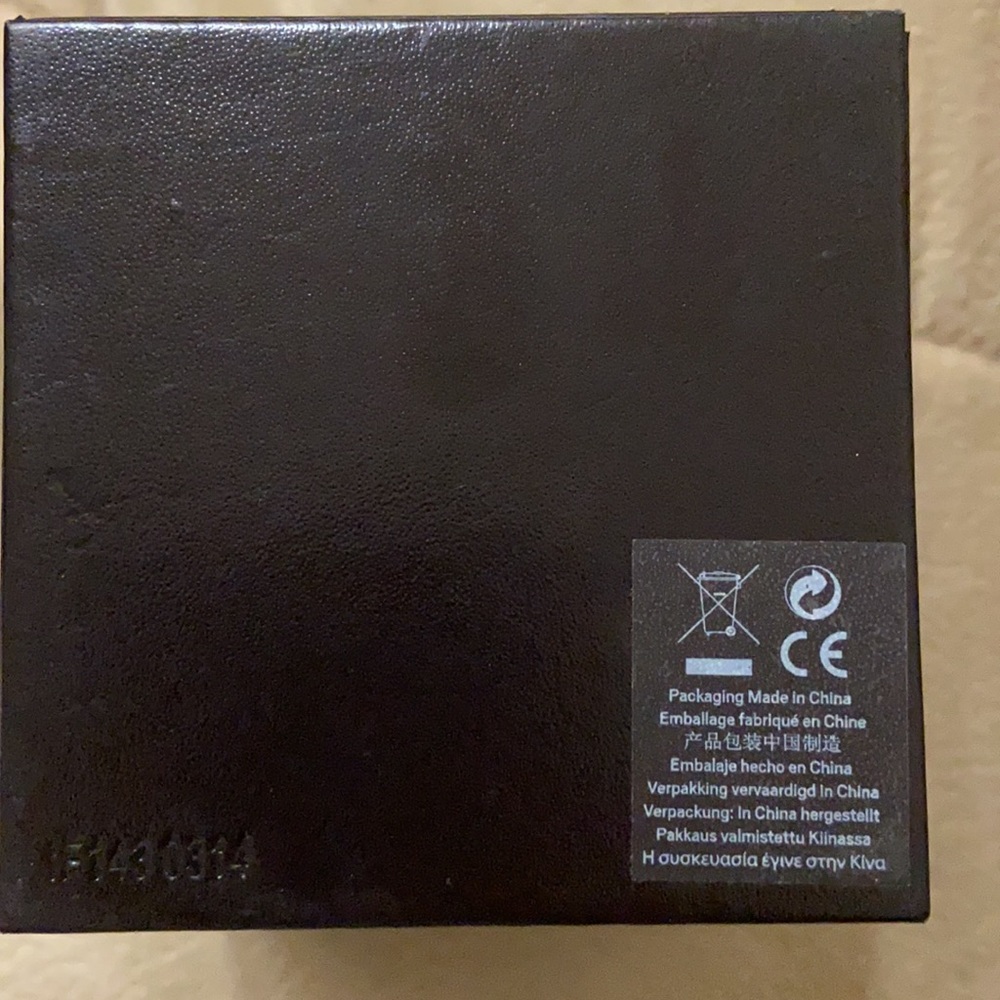 Michael Kors Watch Box - Picture 3 of 5
